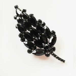 Vintage Verified Juliana D&E Black Rhinestone Leaf Brooch Pin ~ Excellent!